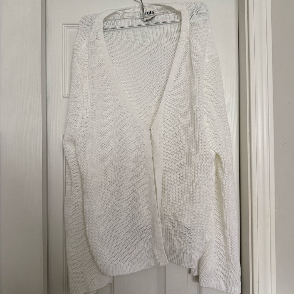 ARULA Classic White Knit Cardigan